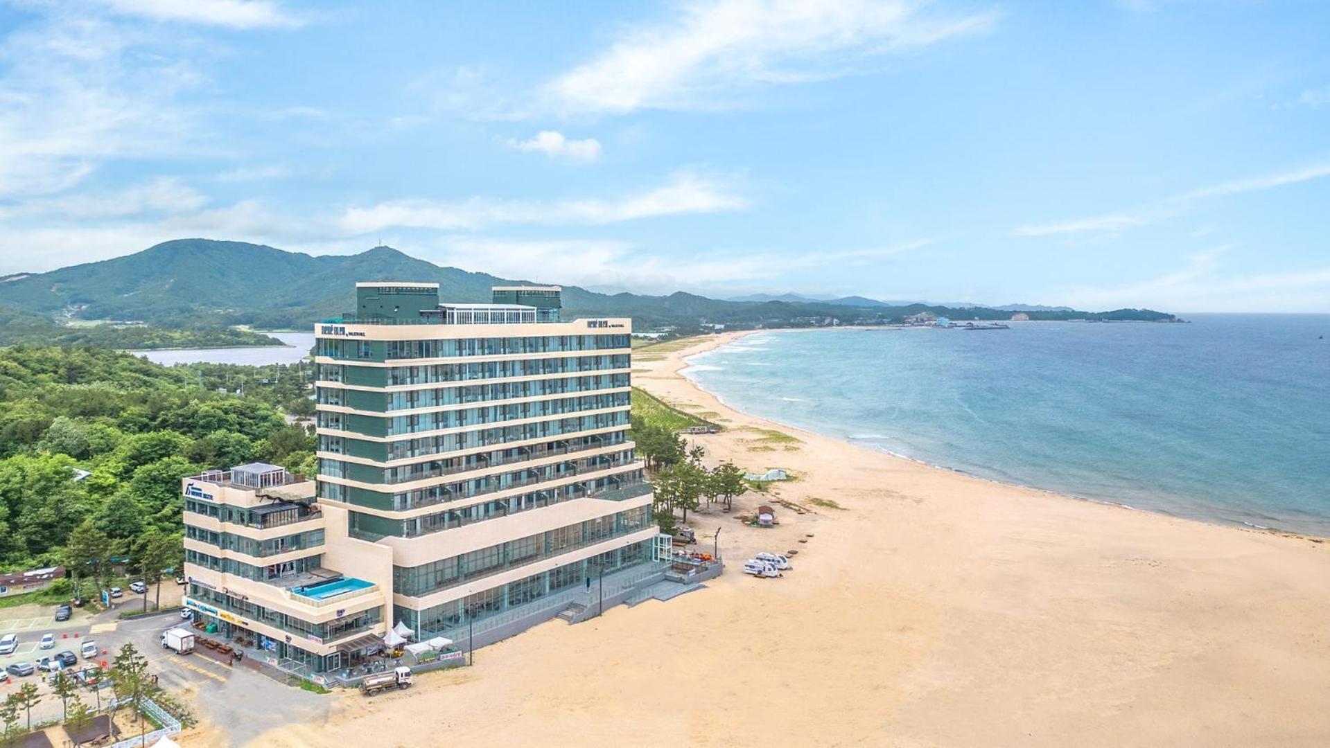 Goseong Moneblue Pension Bagian luar foto